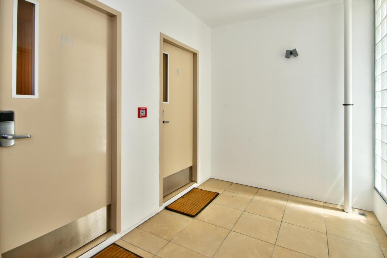 Lakeside Central Studio Apartment Queenstown Luaran gambar